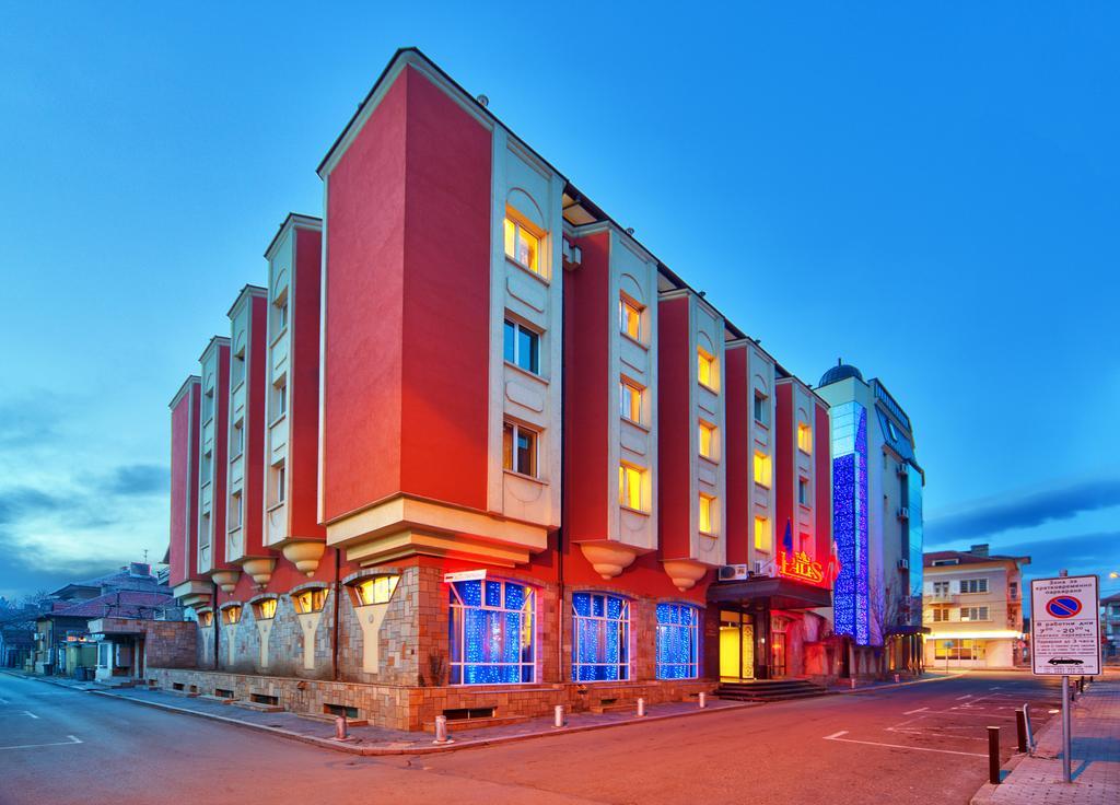 Hotel Palas Kazanlak Exterior photo